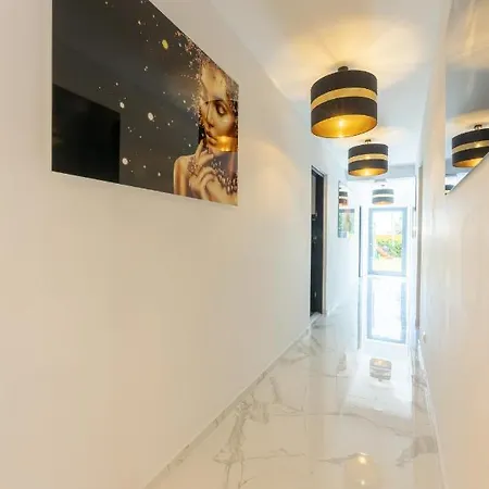 Sunrise Luxury Apartment *